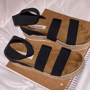 Steve Madden black sandals